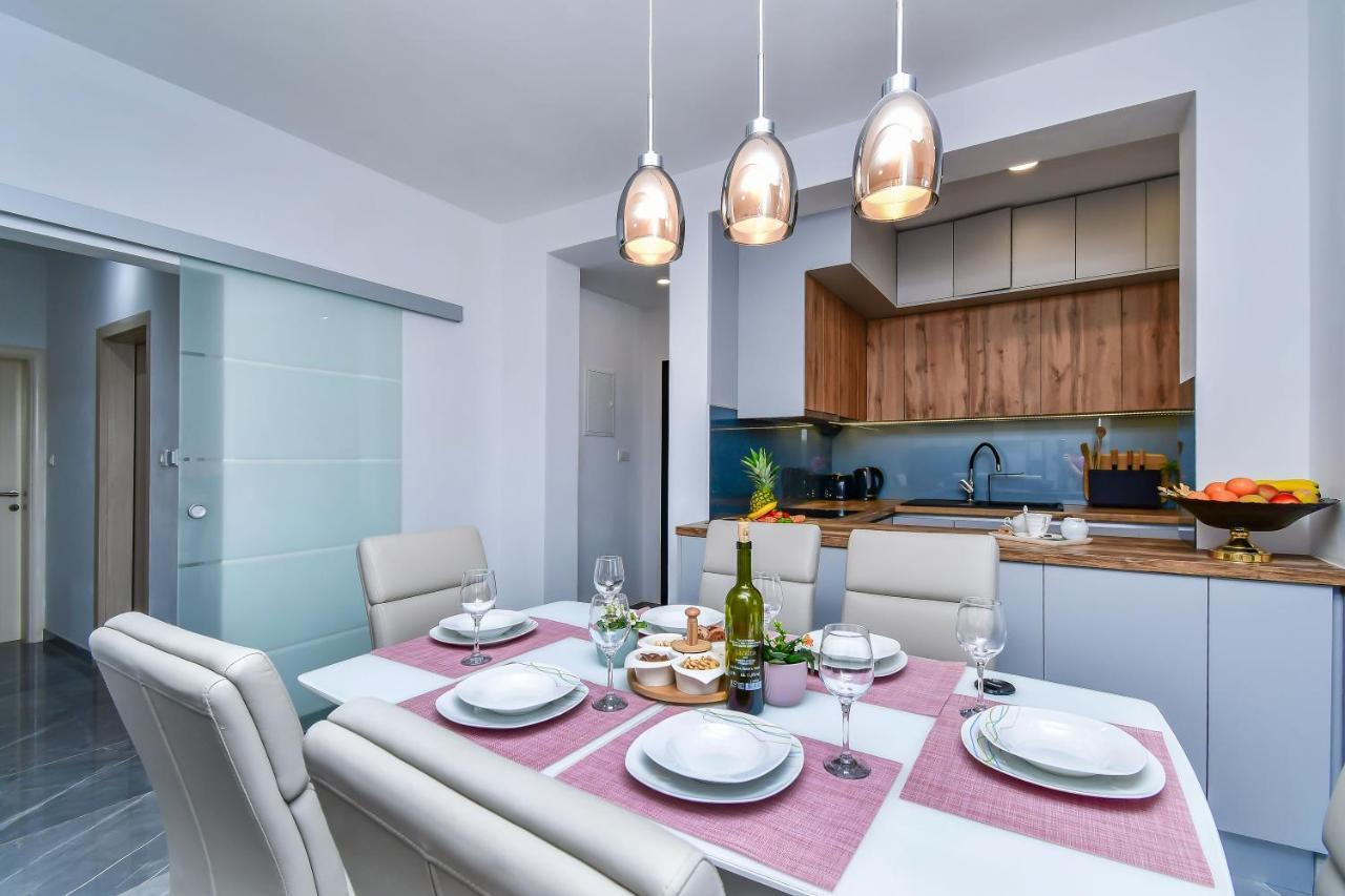 Apartment Ela Omiš Kültér fotó