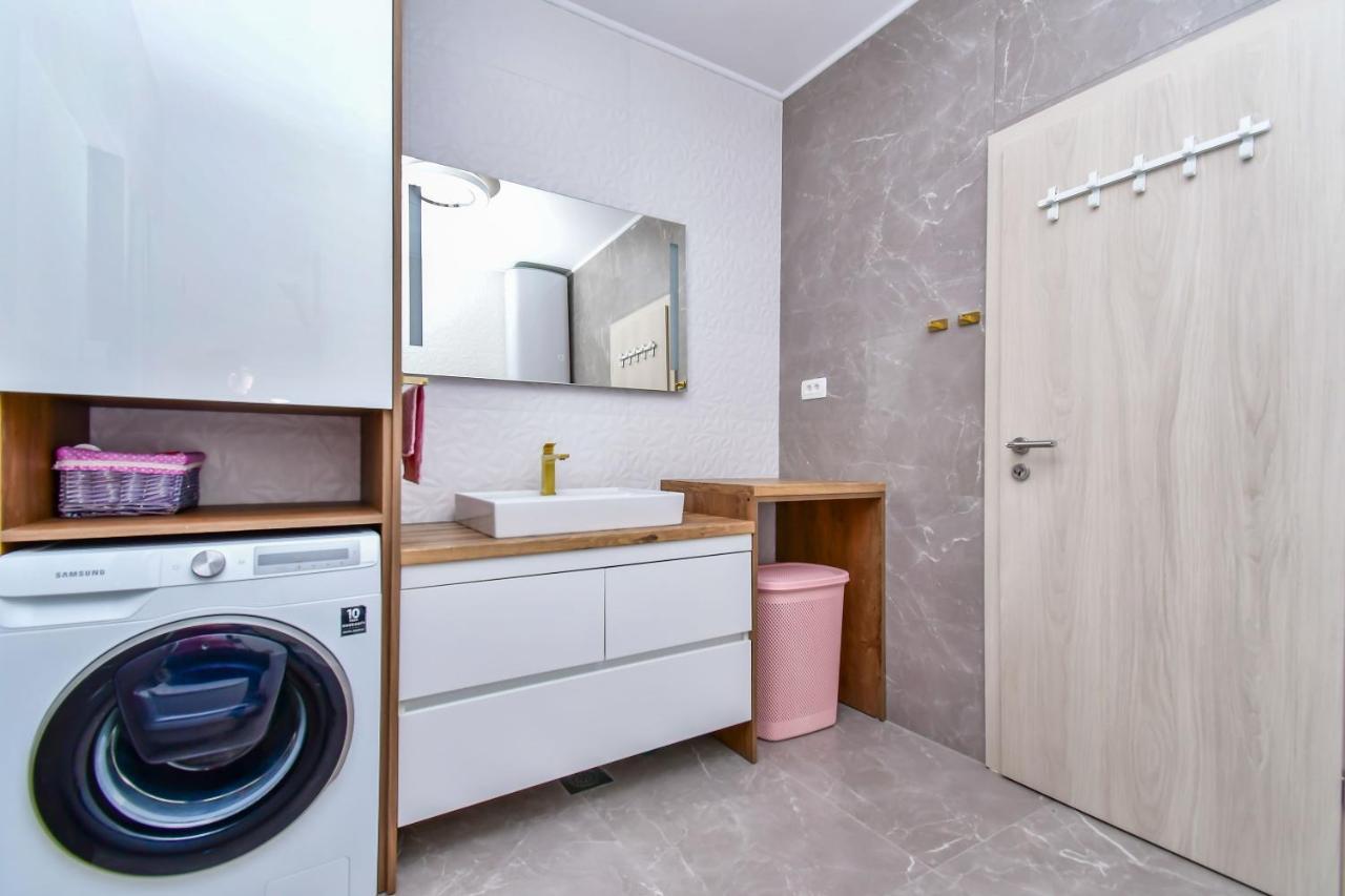 Apartment Ela Omiš Kültér fotó