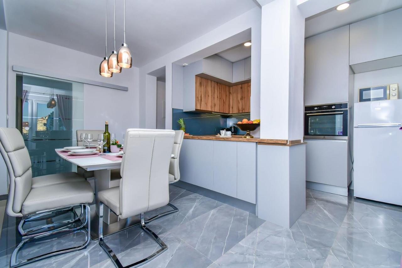 Apartment Ela Omiš Kültér fotó