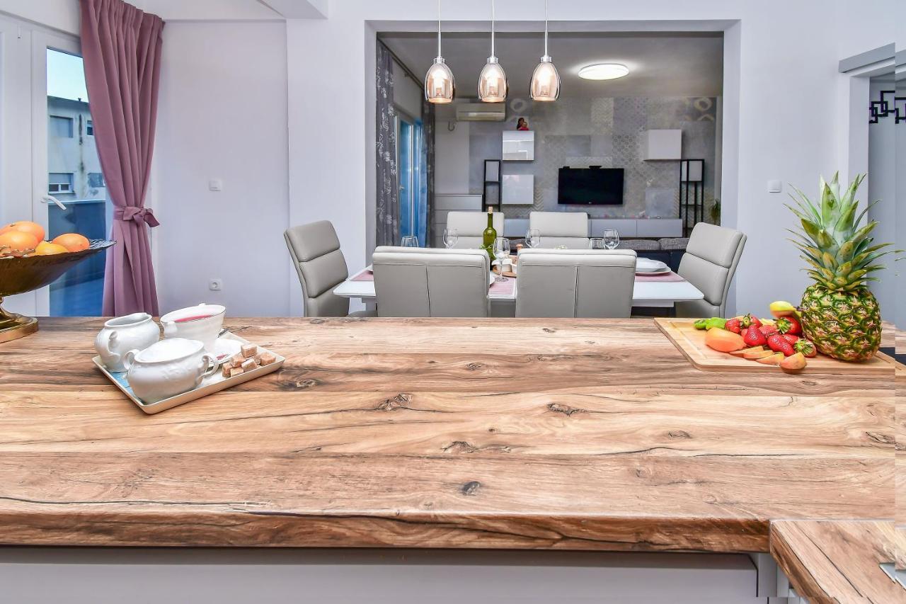 Apartment Ela Omiš Kültér fotó