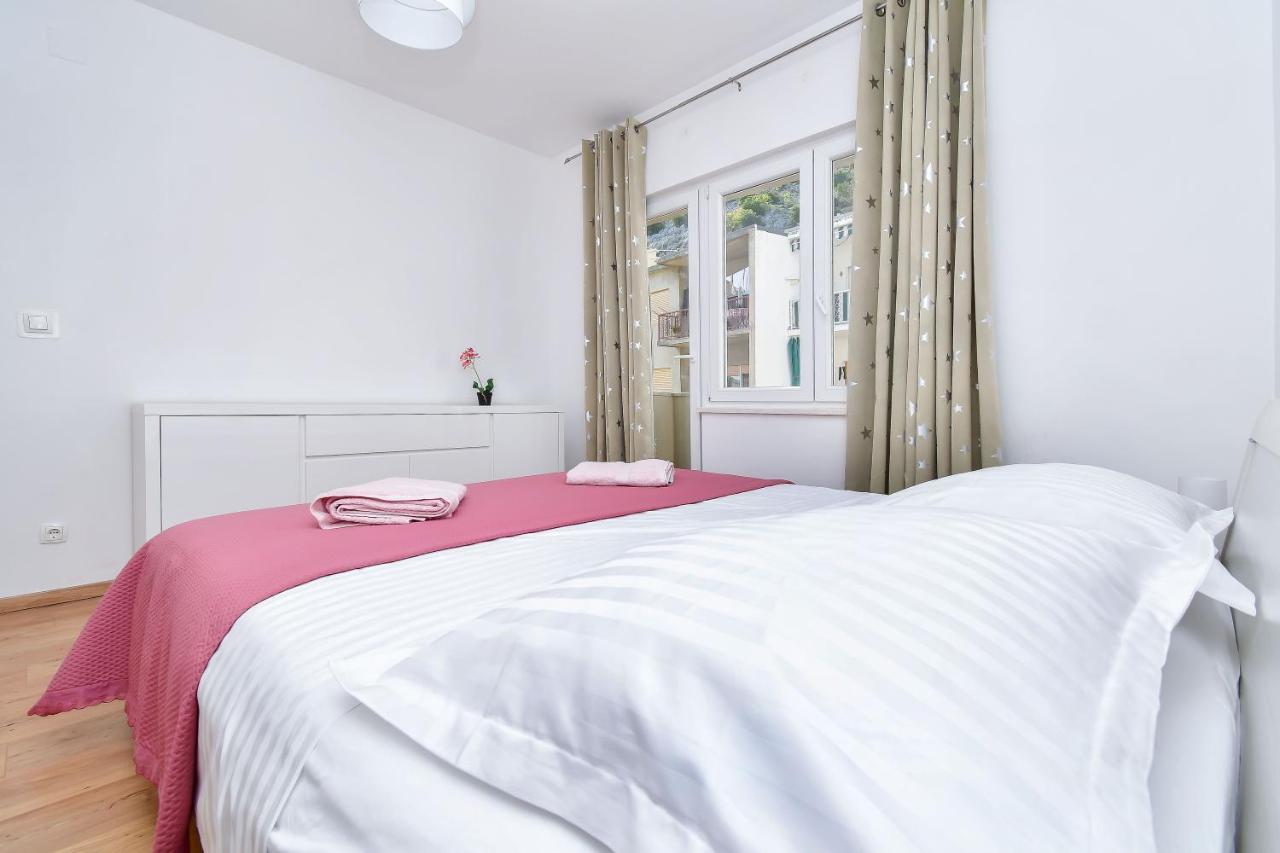 Apartment Ela Omiš Kültér fotó