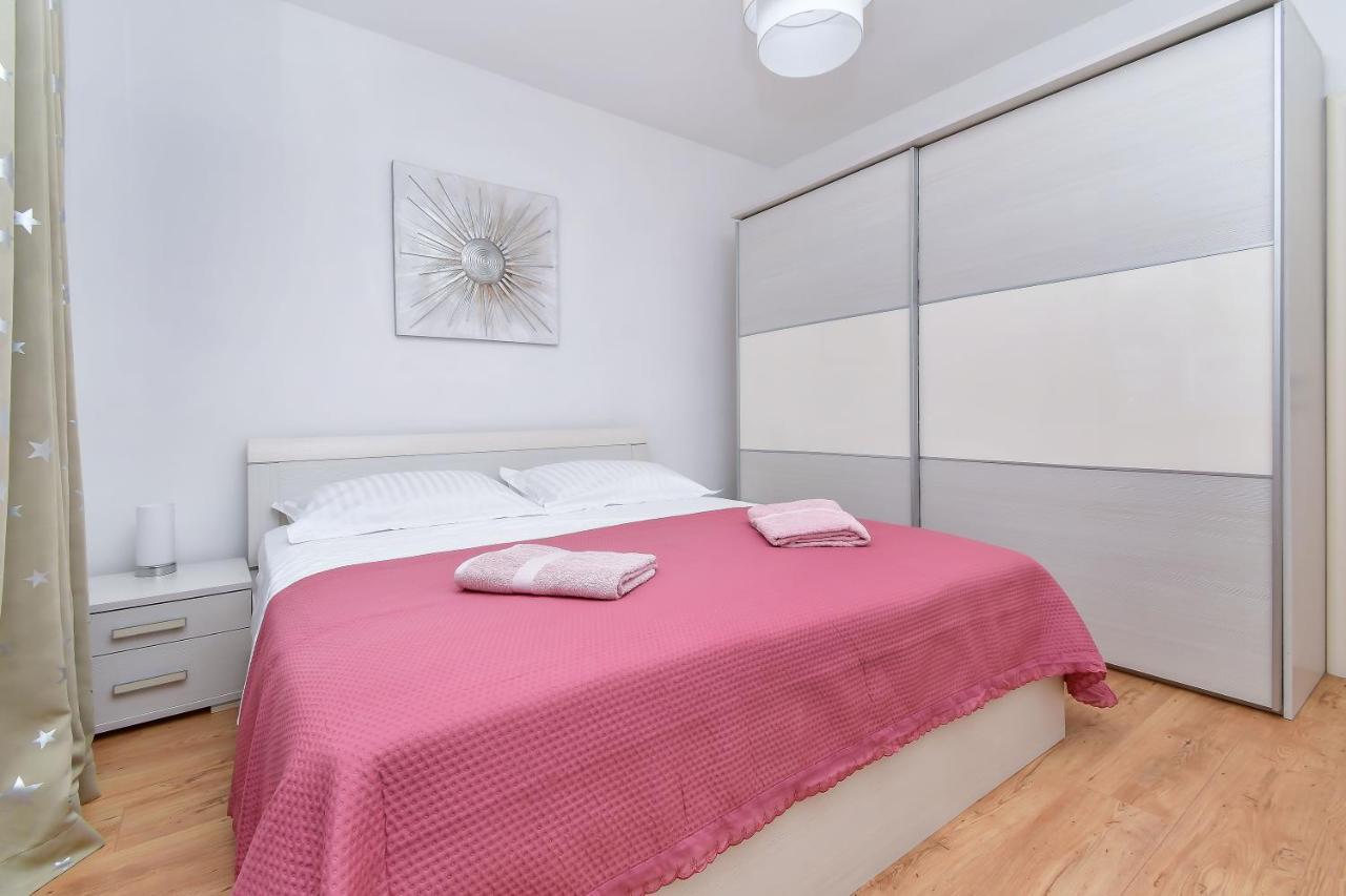 Apartment Ela Omiš Kültér fotó