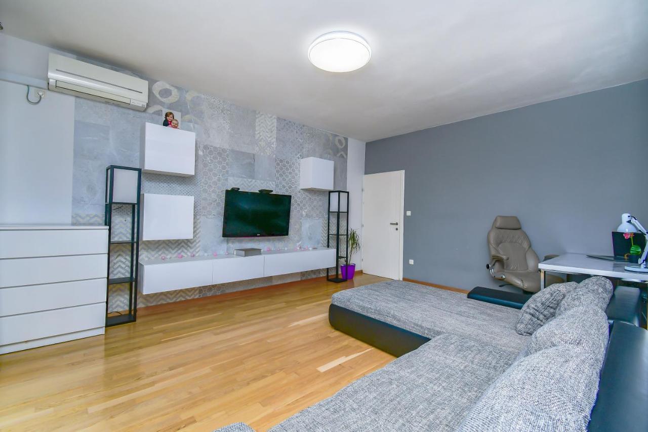 Apartment Ela Omiš Kültér fotó