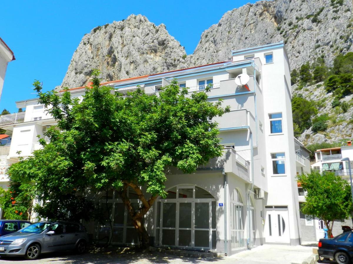 Apartment Ela Omiš Kültér fotó